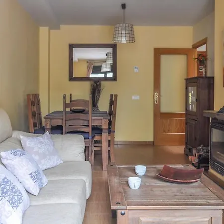 Acogedora Con Jardin Y Chimenea By