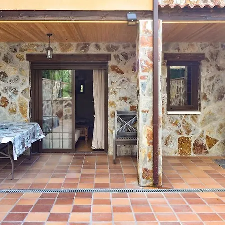 Acogedora Con Jardin Y Chimenea By Apartment Navas de San Antonio