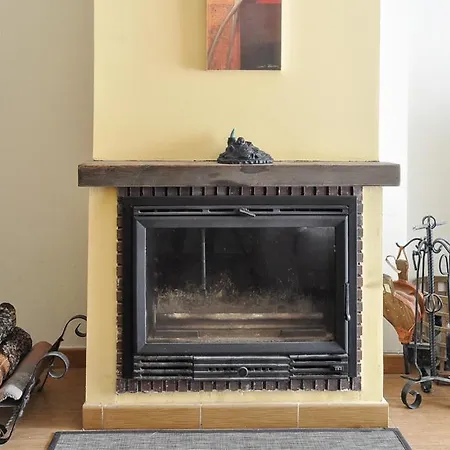 Acogedora Con Jardin Y Chimenea By Navas de San Antonio