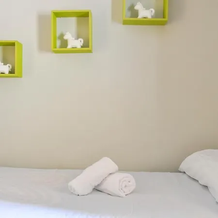 Acogedora Con Jardin Y Chimenea By