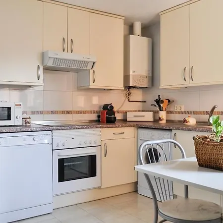 Acogedora Con Jardin Y Chimenea By